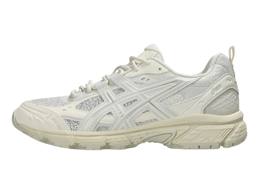 Tenis ASICS Gel Nunobiki Crema y Plata para Mujer